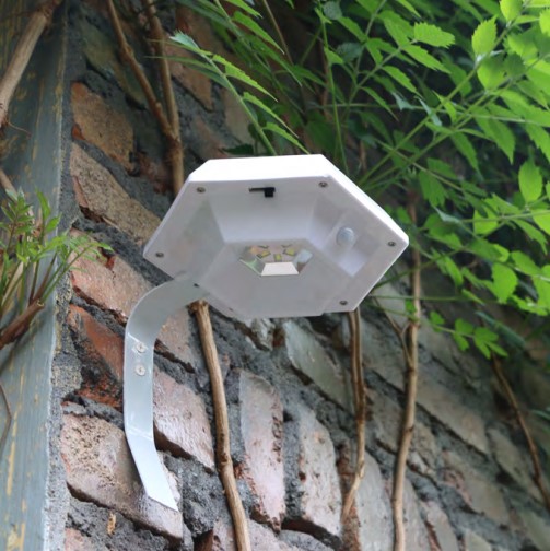 28017 solar powered LED wall light