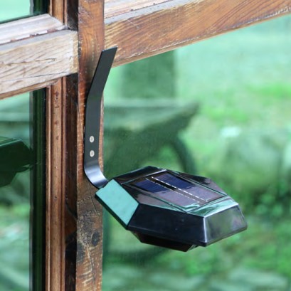 28017 solar powered LED wall light