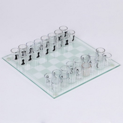 34014 glass chess with liquor cup