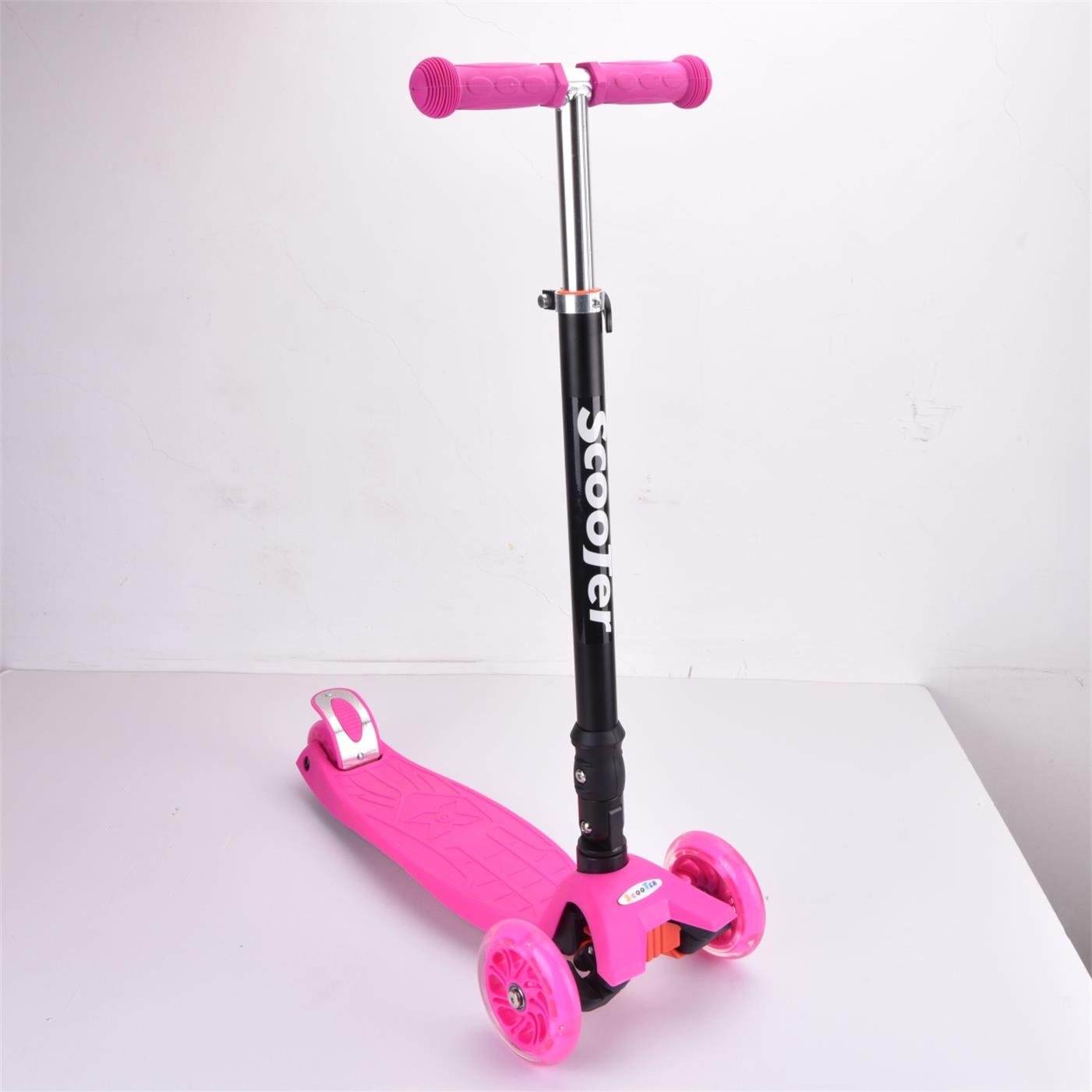 38002 children kick scooter 4 wheels with LED