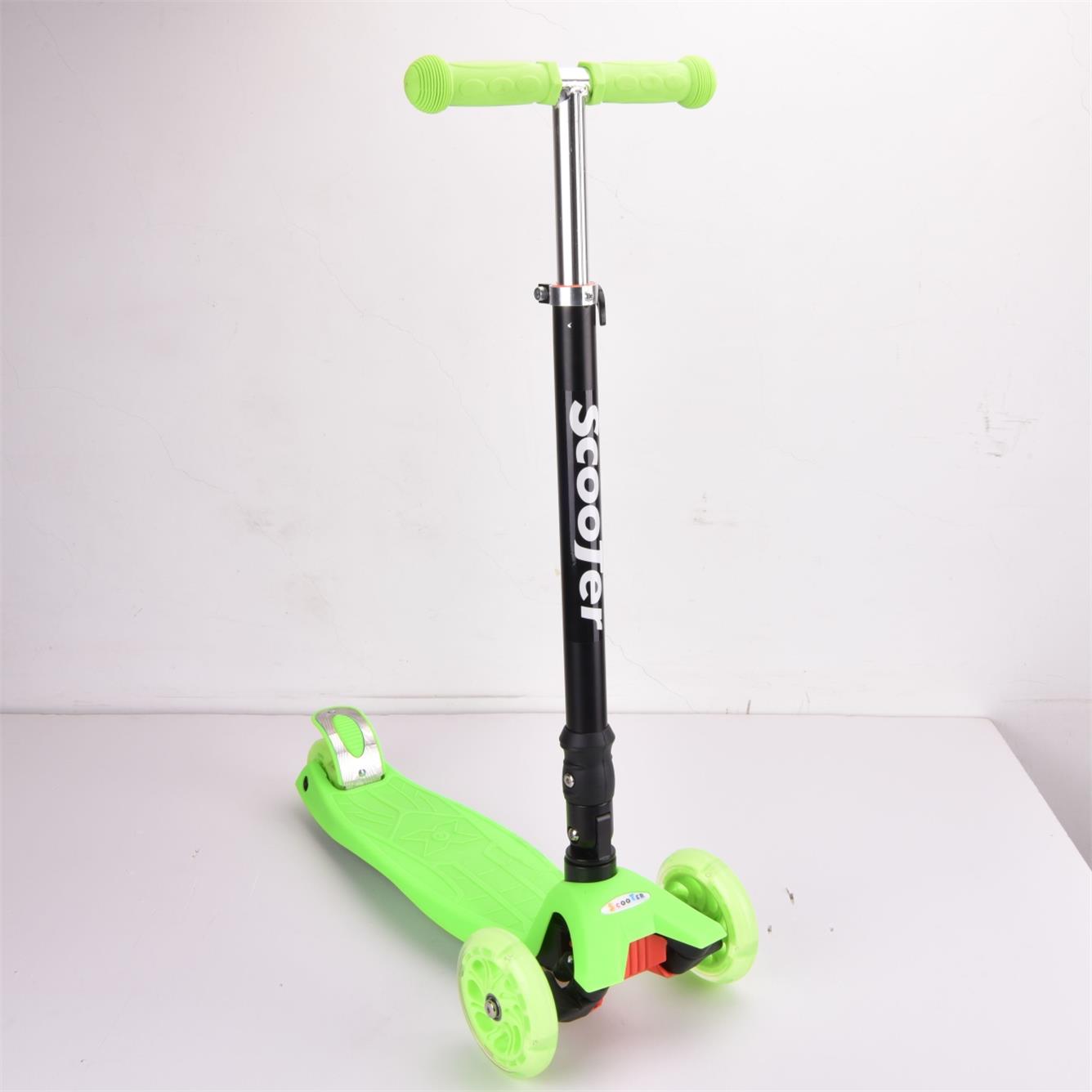 38002 children kick scooter 4 wheels with LED