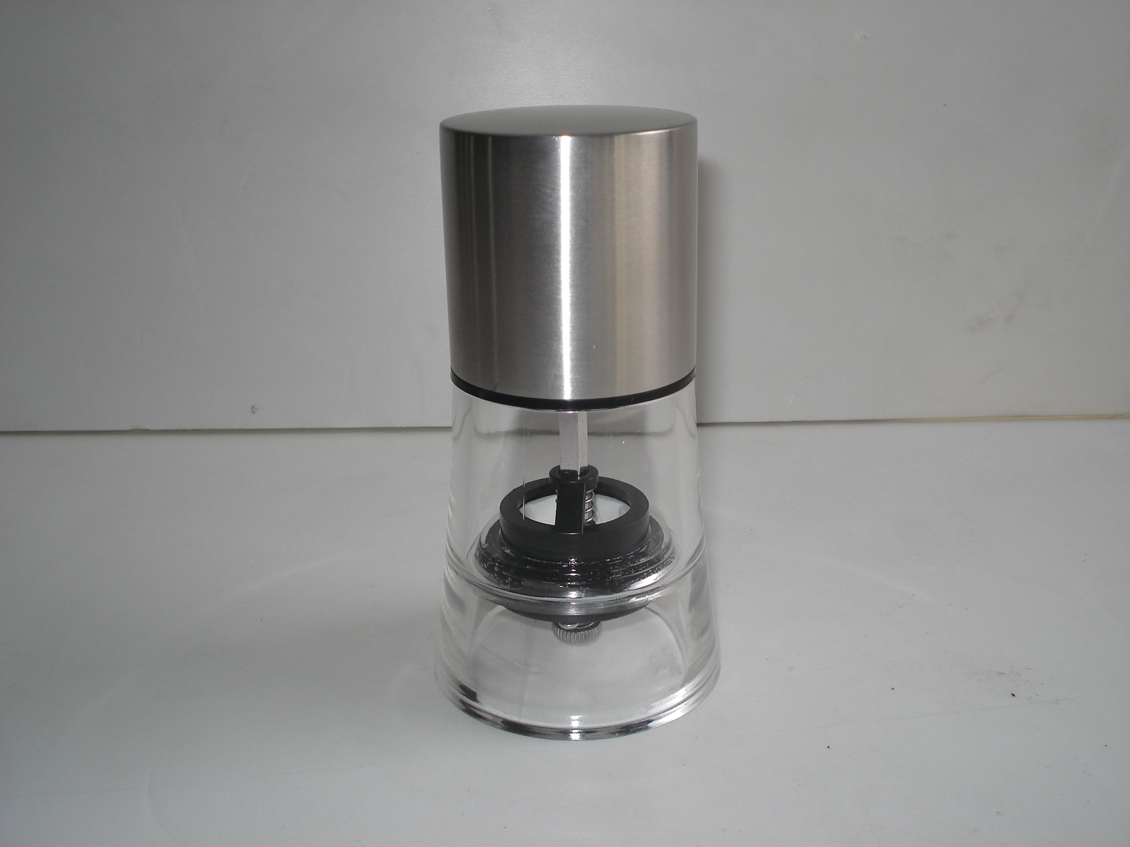 10228 manual pepper mill salt grinder