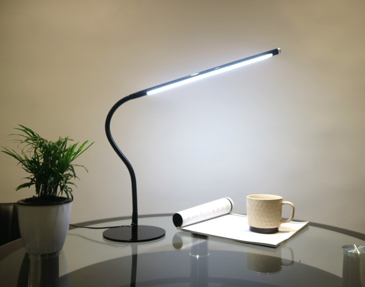 28057 flexible LED table lamp