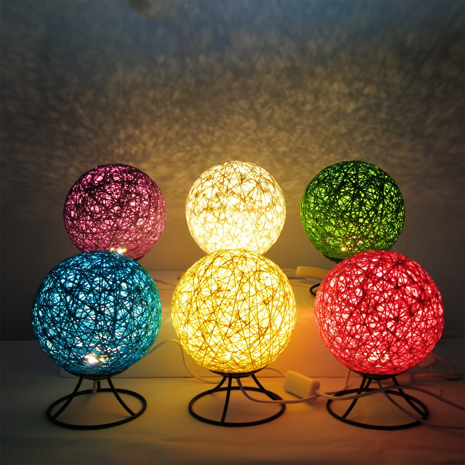 28072 LED Table Rattan Light