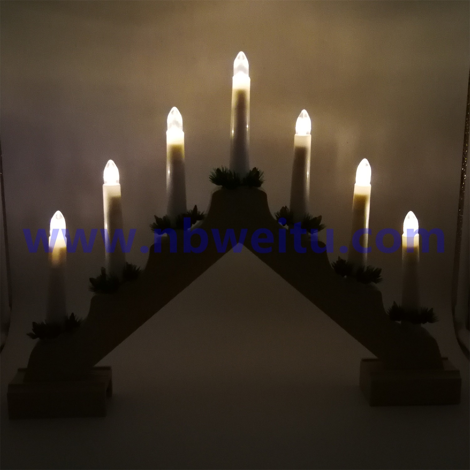 28085 LED Wooden candle stand light