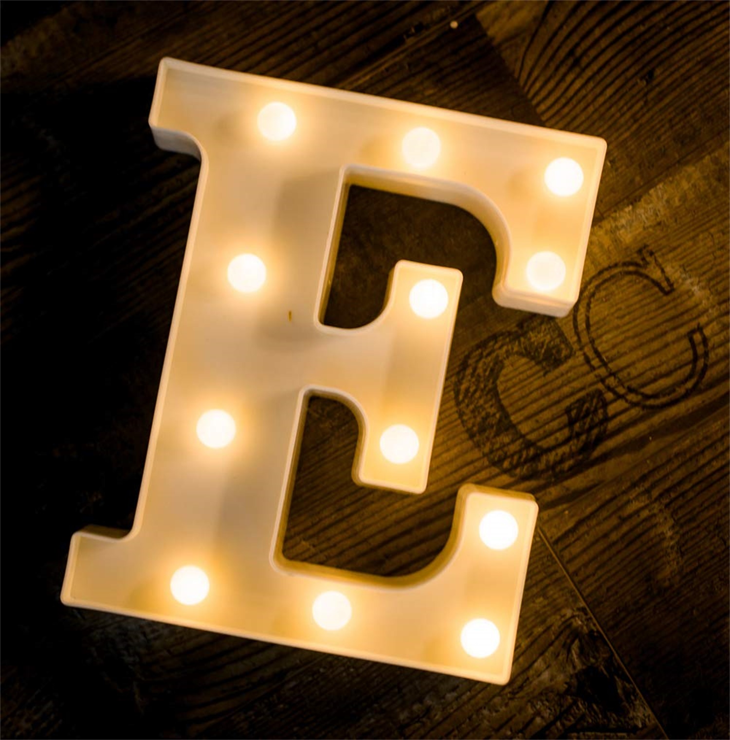 28131 Home Decoration Battery Powered LED Alphabet E Light up Marquee Sign Night Light 