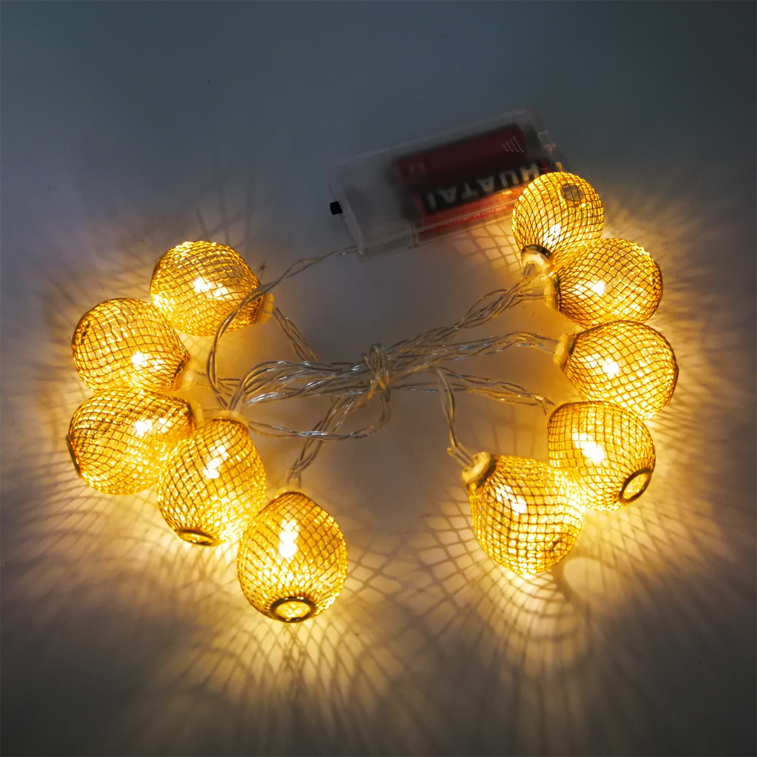 28534 China Whole Christmas Decoration Golden Metal Lantern LED String Light 