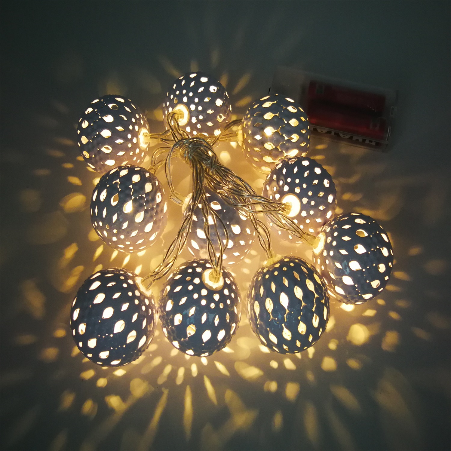 28558 China Wholesale Christmas Decoration Metal Ball LED Garland Light 