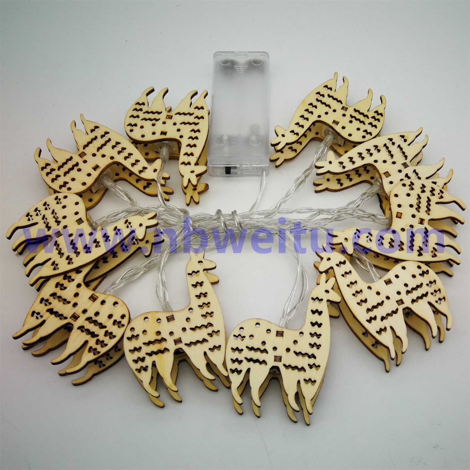 28574 China Supplier Home Decoration LED Wooden Alpaca Pendant Garland String Light 