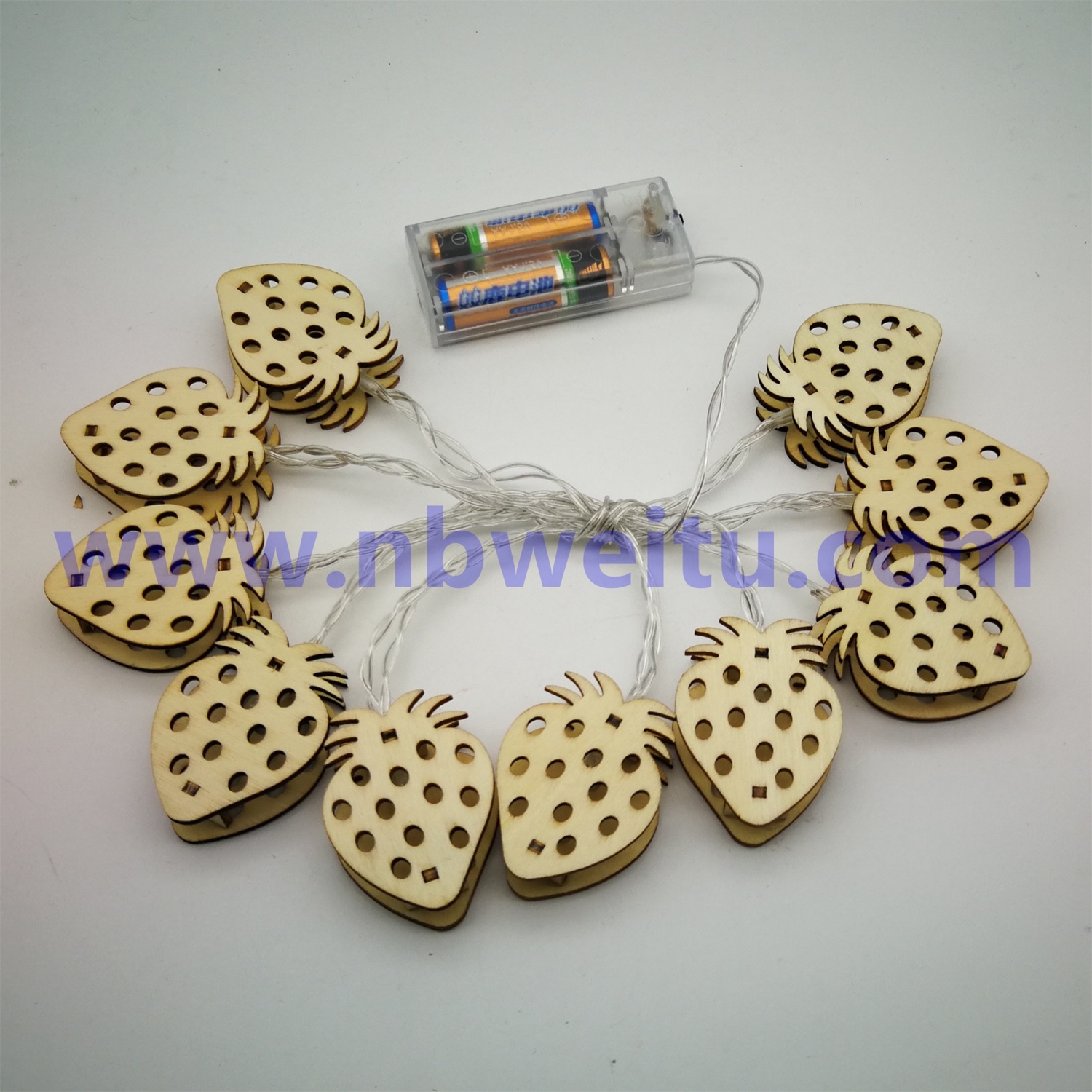 28582 LED Wooden Strawberry Pendant Garland Fairy String Light 