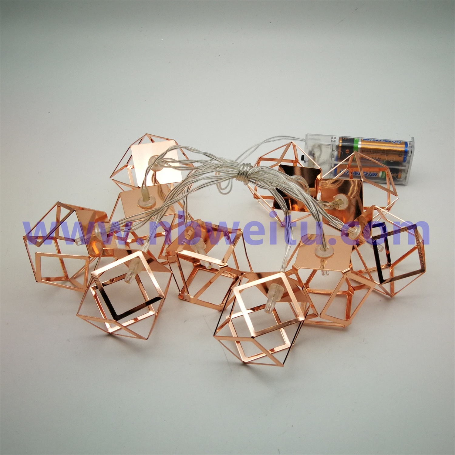 28774 Battery Operated 8 Mode Metal Hollow Diamond Pendant LED String Light with Timer