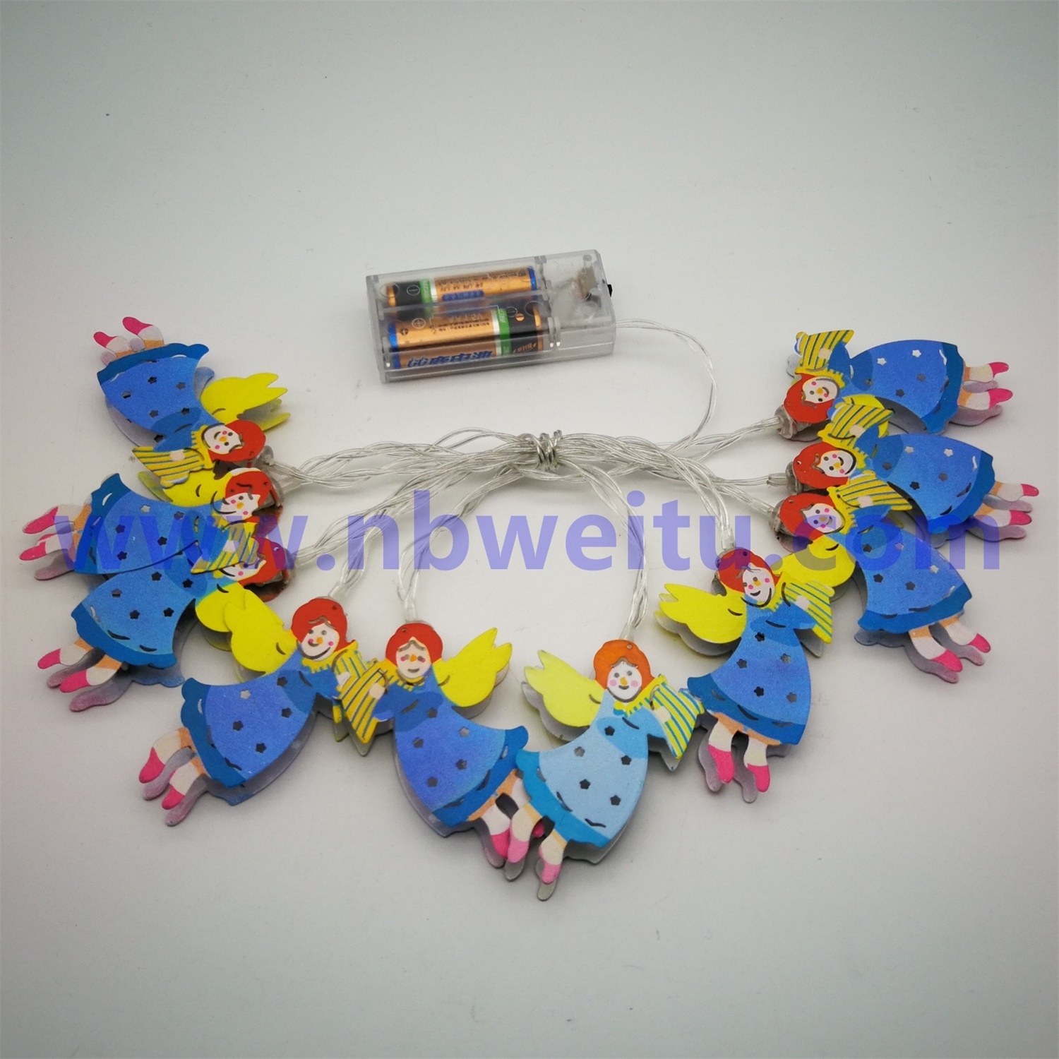 28782 China Supplier LED Wooden Angel Pendant String Light 