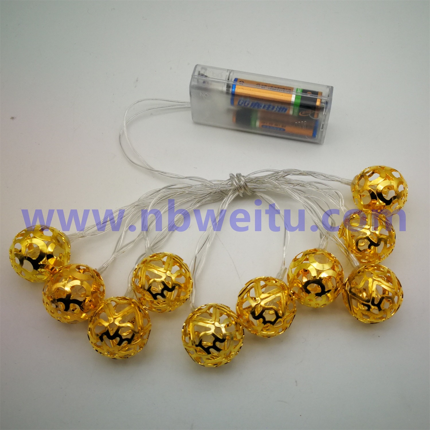28784 China Manufacturer 3W Golden Metal Moroccan Ball LED String Light 