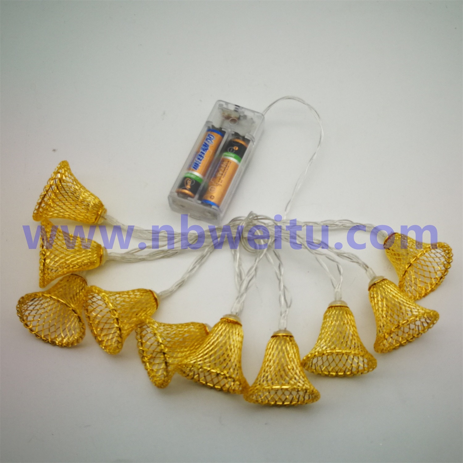 28785 Chinese Supplier Battery Operated IP44 Golden Bell Shaped Pendant LED String Light 