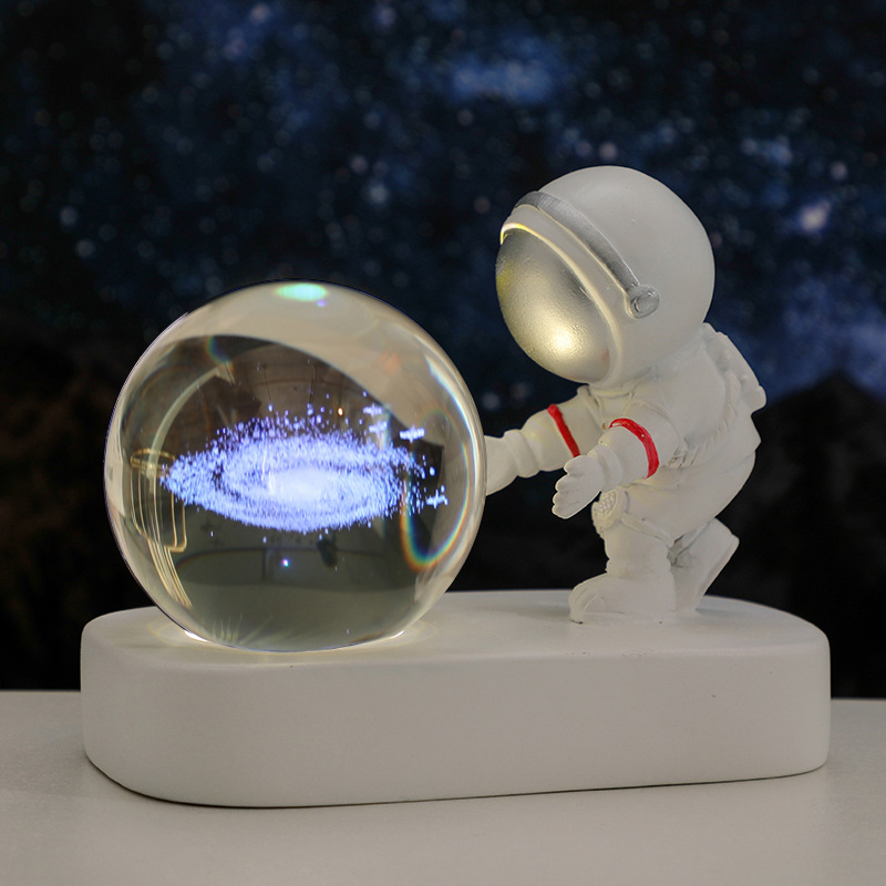 WT256 Creative astronaut night light crystal ball glowing base