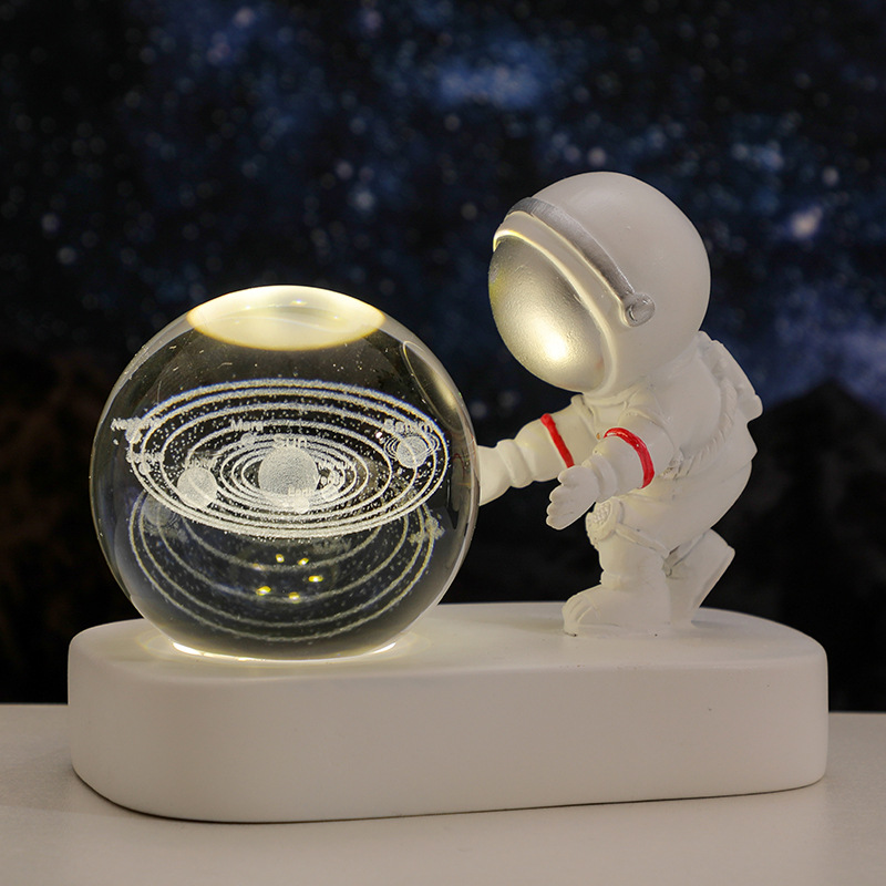 WT256 Creative astronaut night light crystal ball glowing base